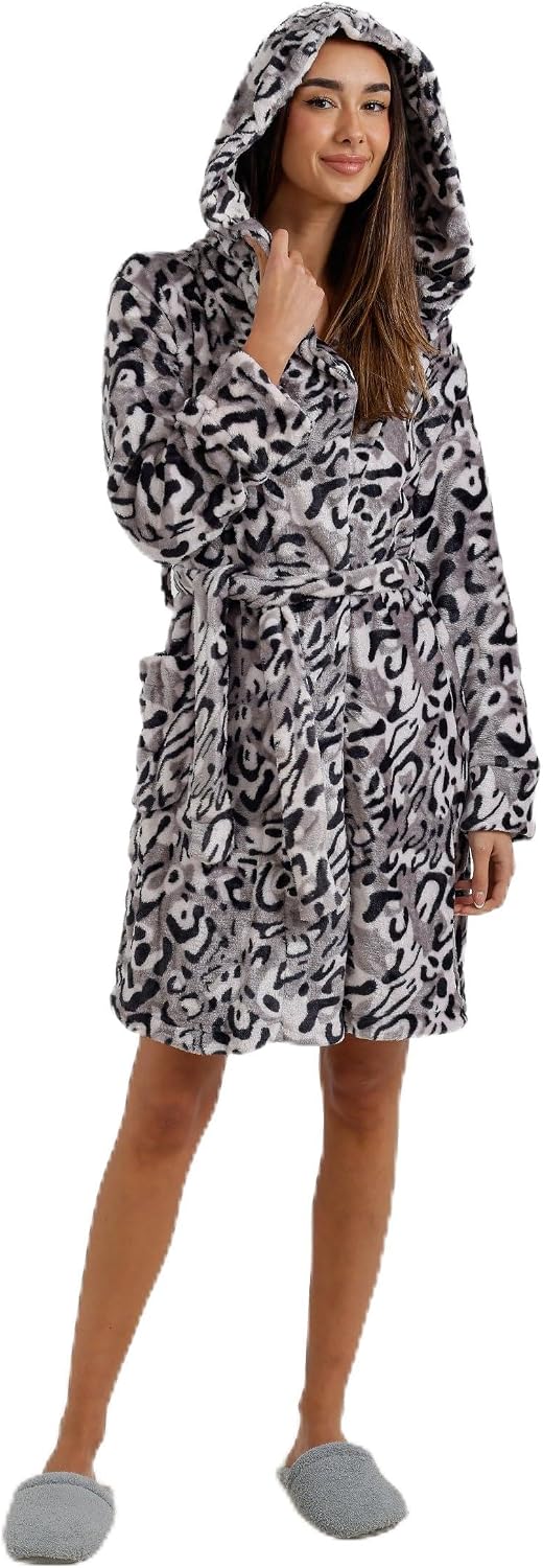 سعر ومواصفات كارينا Carina Womens Robe Leopard Print Robe (B0HMDJC58N) على Amazon EG